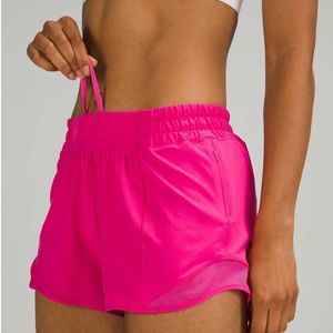 Hotty Hot Shorts 4” in Sonic Pink